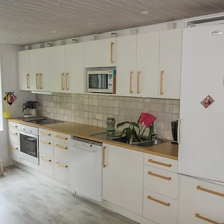 Three-bedroom Holiday In * هالس